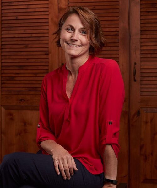 2 Headshot Laura Garrett